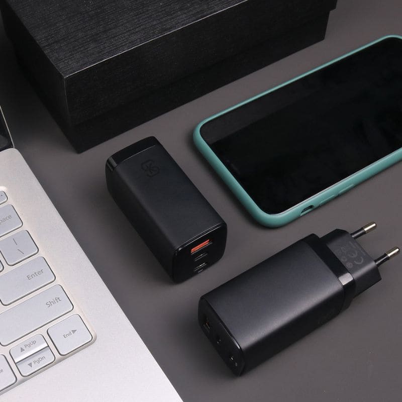 cargador-portatil-carga-rapida-unico-modelo-facil-llevar-todas-partes-nueva-generacion-tecnologia-estandar-qualcomm-velocidad-cable-capacidad-amperios-equipo-apropiado-cargador-usb-dispositivos-telefono-movil-iphone-android-apple-negro-compañero-viaje-compacto-voltaje-internacional-tamaño-compacto-proteccion-completa-sobretensión-cortocircuito-sobrecalentamiento-gan-nitruro-galio-semiconductor-3