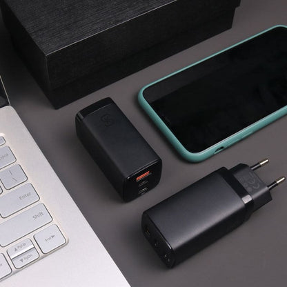 cargador-portatil-carga-rapida-unico-modelo-facil-llevar-todas-partes-nueva-generacion-tecnologia-estandar-qualcomm-velocidad-cable-capacidad-amperios-equipo-apropiado-cargador-usb-dispositivos-telefono-movil-iphone-android-apple-negro-compañero-viaje-compacto-voltaje-internacional-tamaño-compacto-proteccion-completa-sobretensión-cortocircuito-sobrecalentamiento-gan-nitruro-galio-semiconductor-3